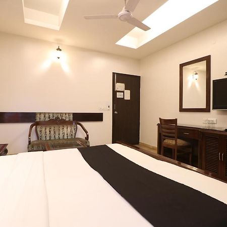 Hotel Clark Heights Yeni Delhi Dış mekan fotoğraf