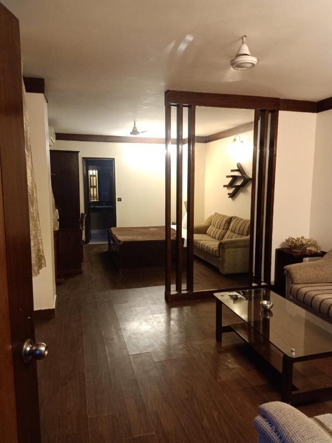 Hotel Clark Heights Yeni Delhi Dış mekan fotoğraf