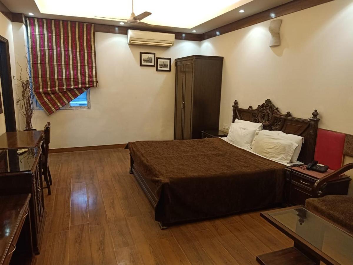 Hotel Clark Heights Yeni Delhi Dış mekan fotoğraf