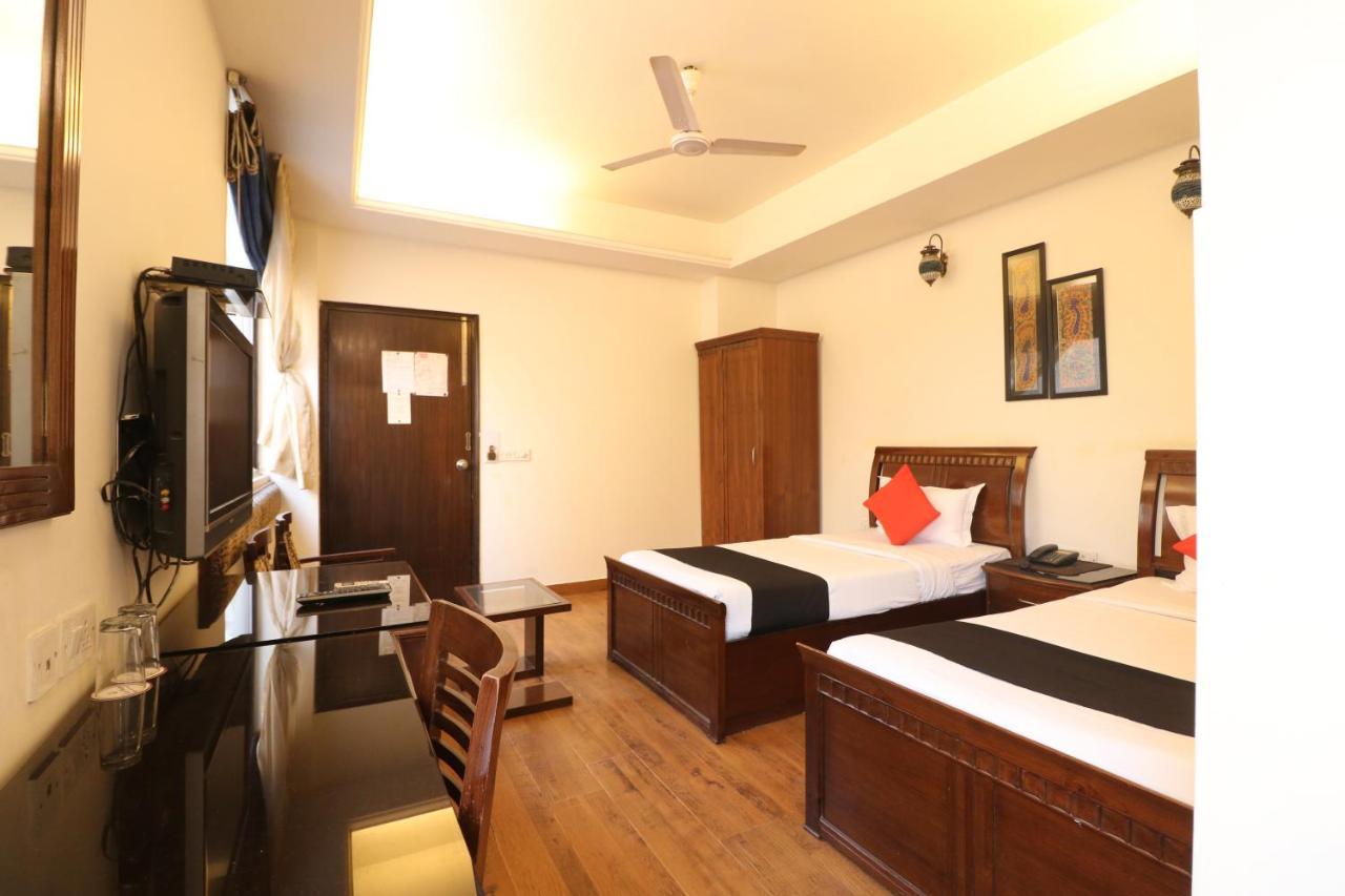 Hotel Clark Heights Yeni Delhi Dış mekan fotoğraf