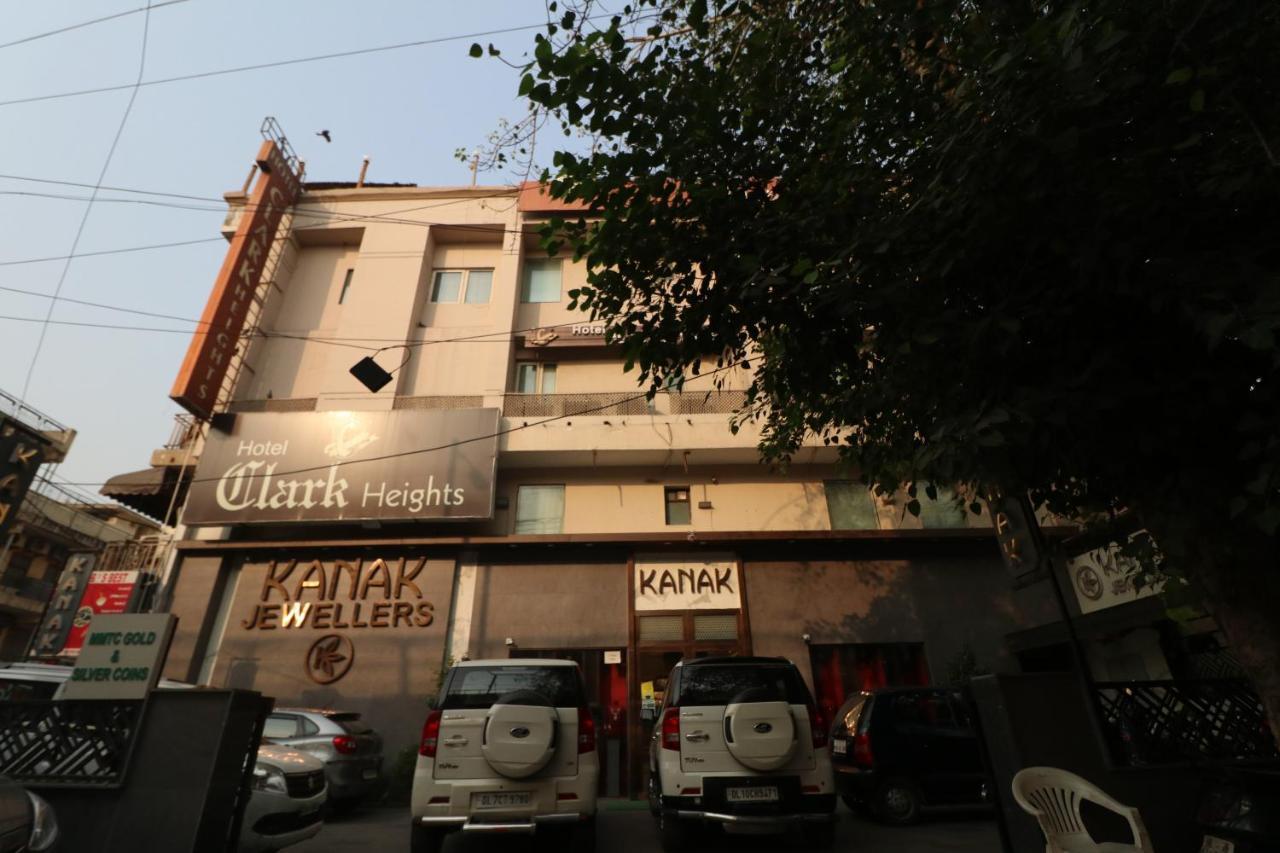 Hotel Clark Heights Yeni Delhi Dış mekan fotoğraf