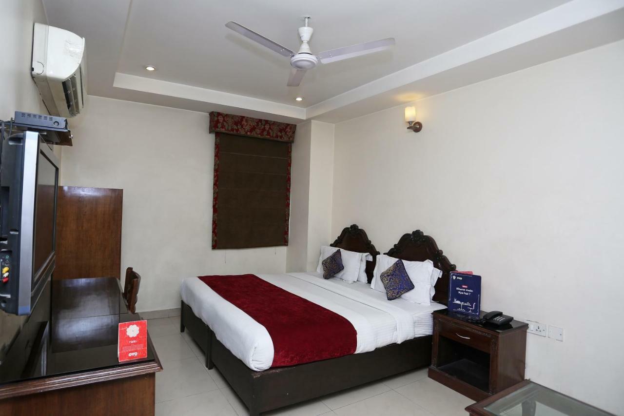 Hotel Clark Heights Yeni Delhi Dış mekan fotoğraf