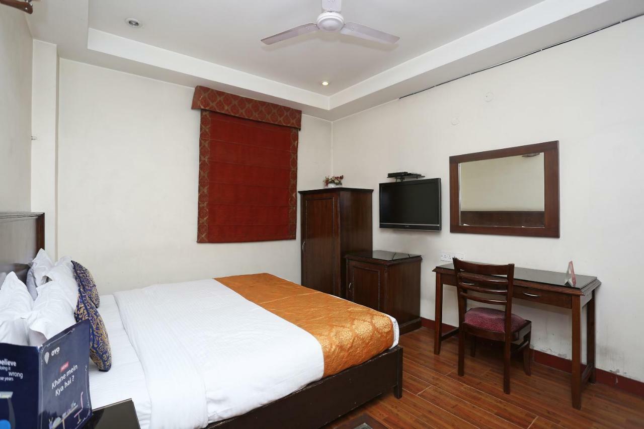 Hotel Clark Heights Yeni Delhi Dış mekan fotoğraf
